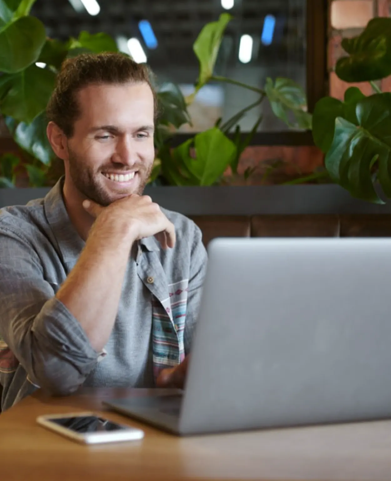 Sales rep working with Grw